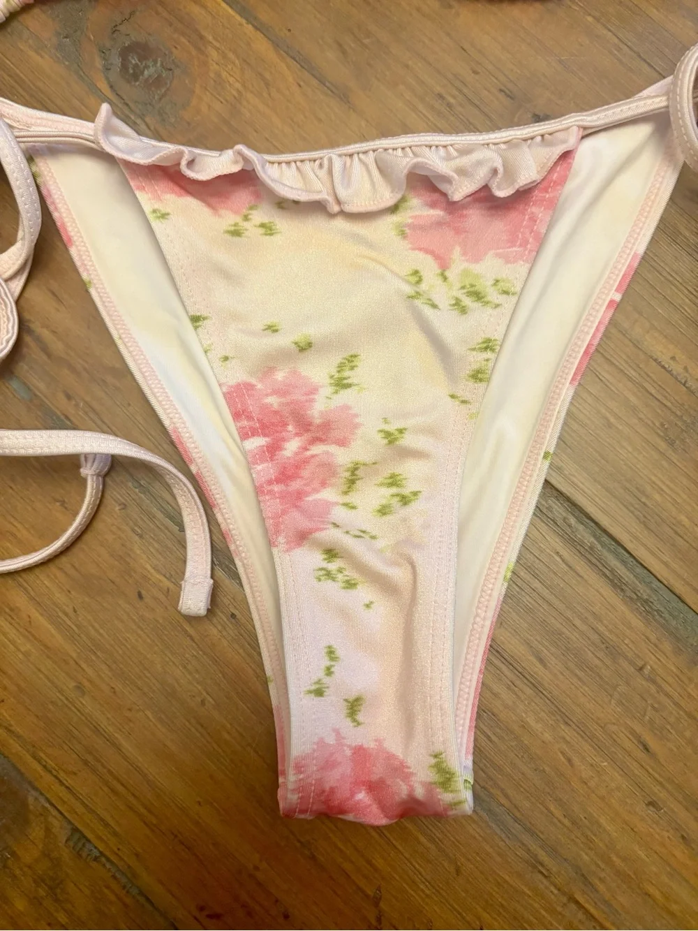 Frankie’s bikinis x Sydney Sweeney Mio Amore bikini set